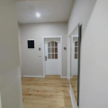 Genal 아파트 티라나