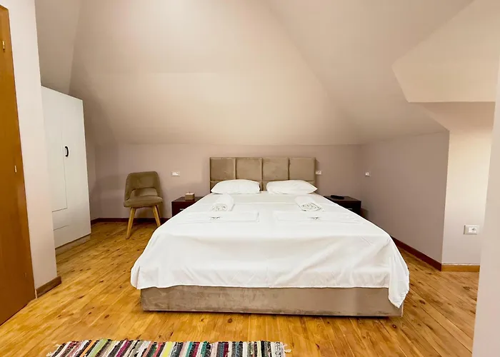 Genal * Τίρανα